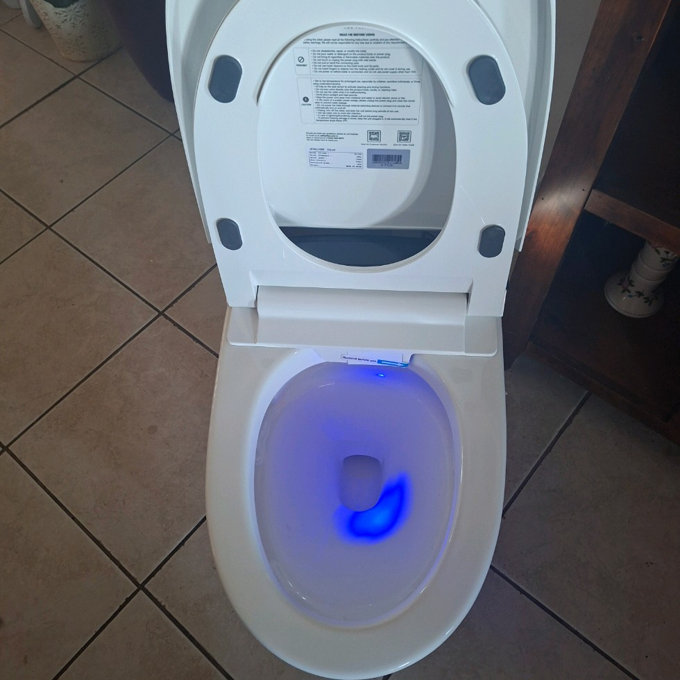 Los Flexi E5D Smart Toilet with Bidet, Built-In Tank, Warm Water
